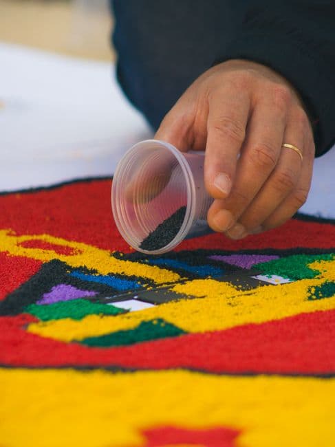 Fiesta patronal: Alfombras de Serrín del Corpus Christi, Elche de la Sierra