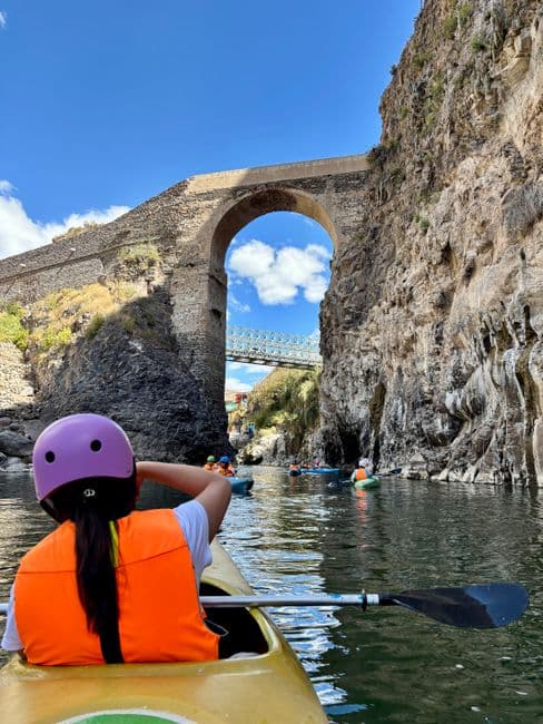 Fiesta: Descenso Folclórico del Sella (Les Piragües), Parres