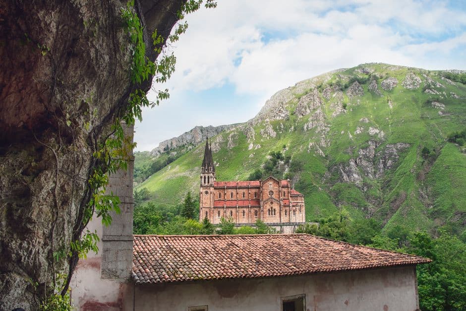 Fiesta patronal: Fiestas de Nuestra Señora de Covadonga y Día de Asturias, Cangas de Onís